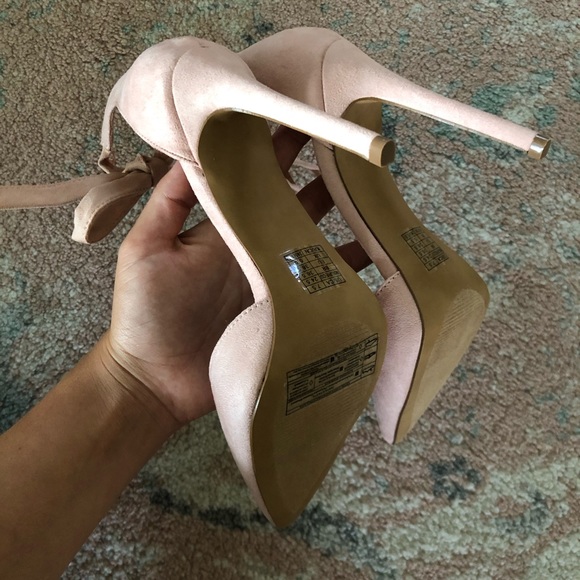Pink faux suede heels - Picture 3 of 3